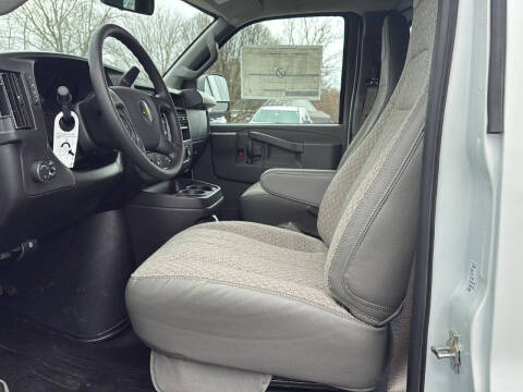 2024 Chevrolet Express 2500