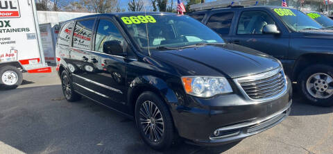 2013 Chrysler Town and Country for sale at Wheel'n & Deal'n in Lenoir NC