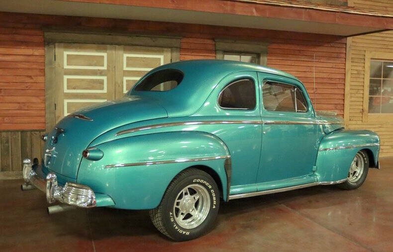 1948 Ford Super Deluxe