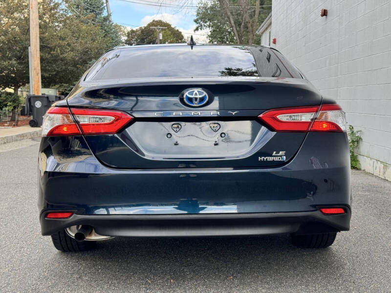 2020 Toyota Camry Hybrid LE