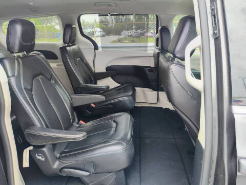 2020 Chrysler Voyager LXi