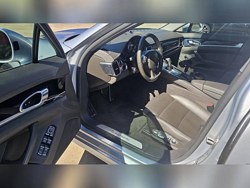 2016 Porsche Panamera