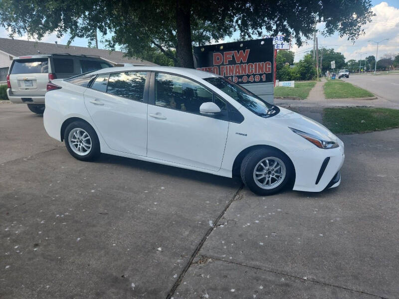 2022 Toyota Prius LE's photo