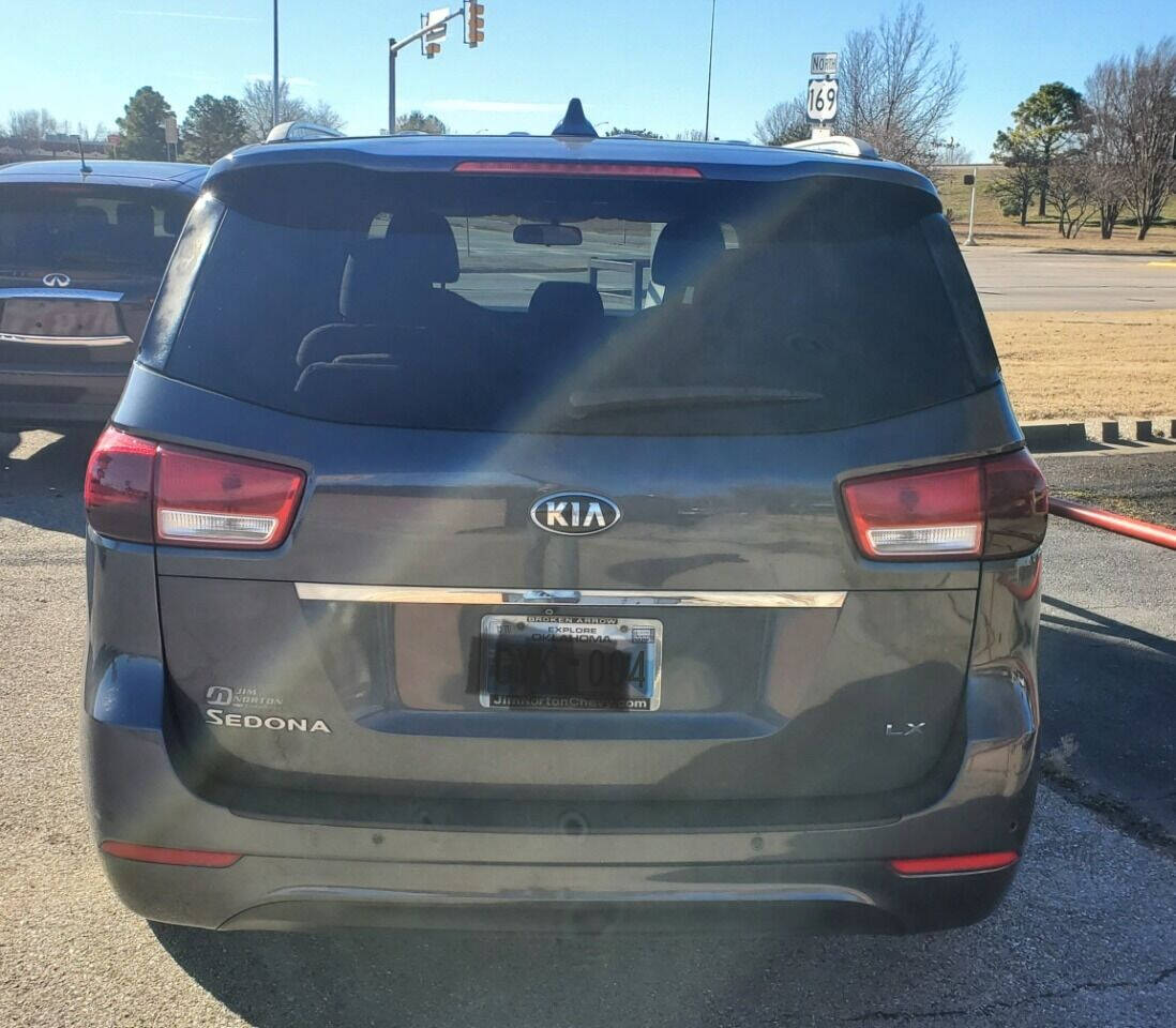 2016 Kia Sedona for sale at DURANGO AUTO CENTER LLC in Tulsa, OK