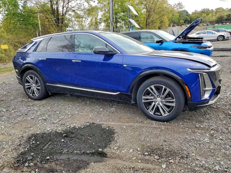 2024 Cadillac LYRIQ Luxury 1