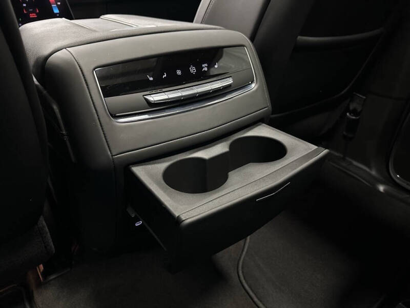 2025 Cadillac Escalade-V