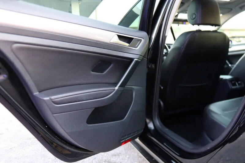 2017 Volkswagen Golf TSI Wolfsburg Edition