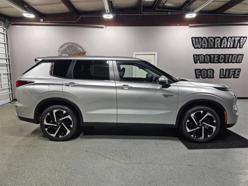 2025 Mitsubishi Outlander PHEV SE