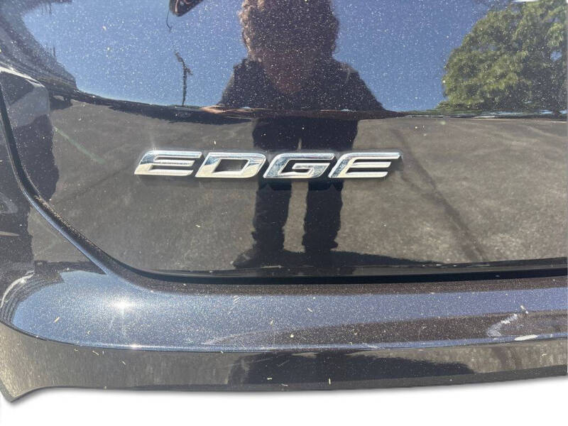 2020 Ford Edge SE