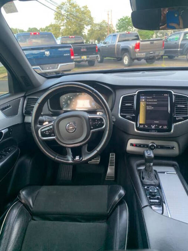 2017 Volvo XC90 T6 R-Design