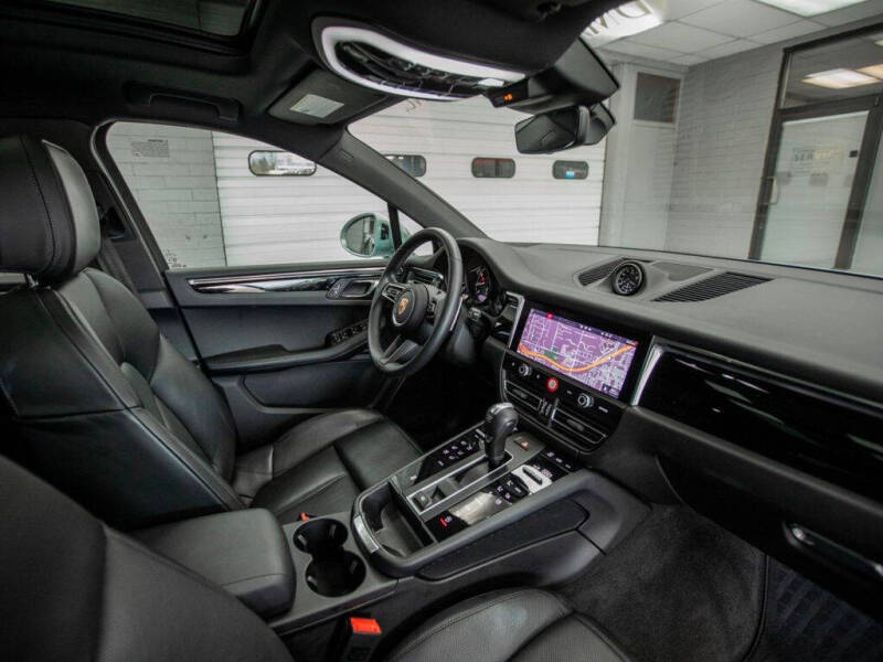 2024 Porsche Macan T
