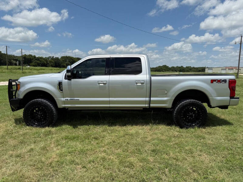 2017 Ford F-250 Super Duty Platinum's photo