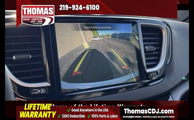 2026 Chrysler Pacifica Select