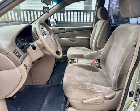 2008 Toyota Sienna CE 7-Passenger