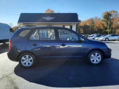 2007 Kia Rondo for sale at G AND J MOTORS in Elkin NC