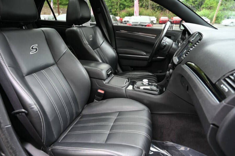 2017 Chrysler 300