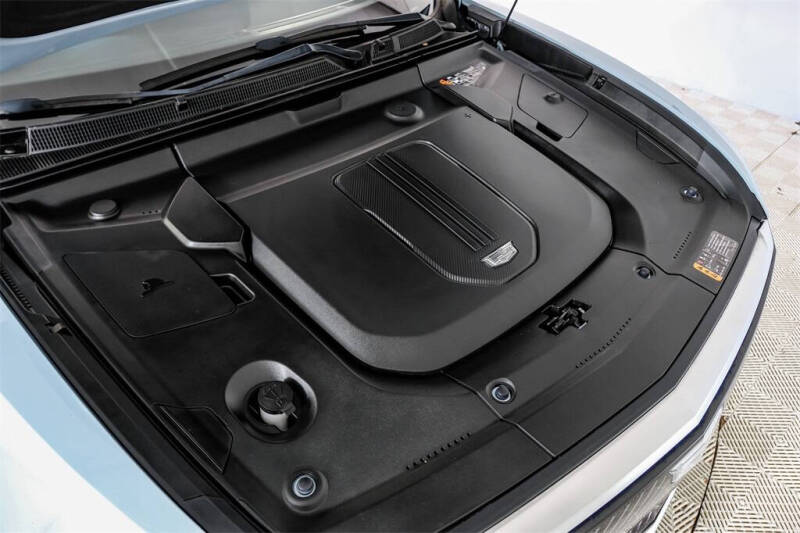 2024 Cadillac LYRIQ Luxury 1