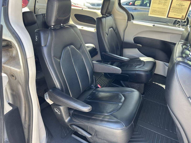 2019 Chrysler Pacifica Touring L