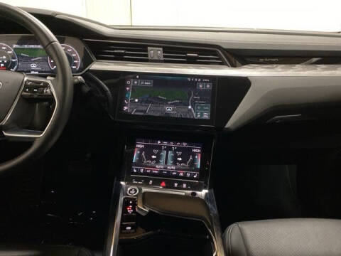 2023 Audi e-tron quattro Premium Plus