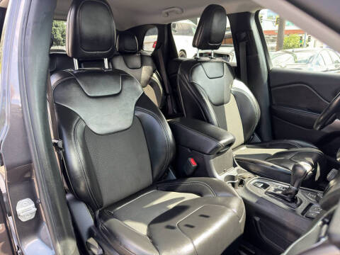 2019 Jeep Cherokee Latitude Plus