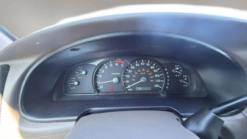2005 Toyota Sequoia SR5