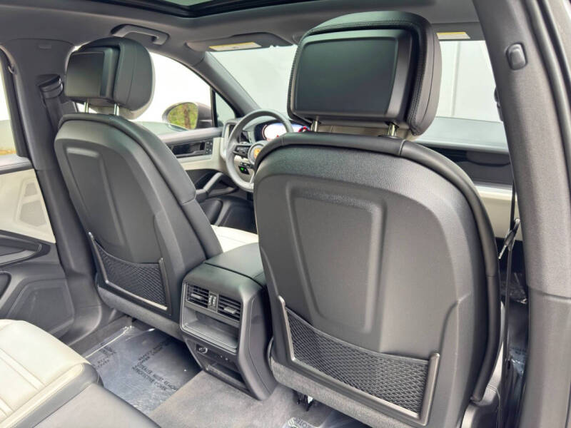 2025 Porsche Cayenne
