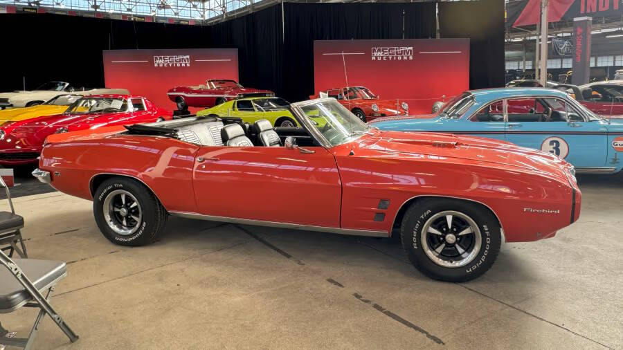 1969 Pontiac Firebird 2