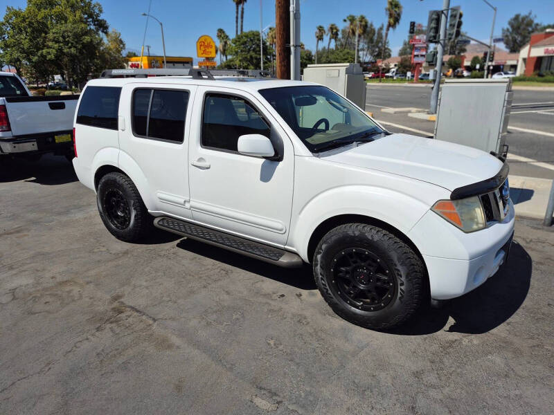 2007 Nissan Pathfinder LE