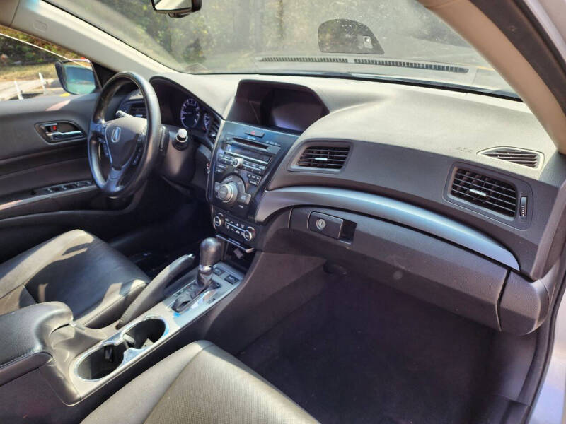 2013 Acura ILX 2.0L w/Tech