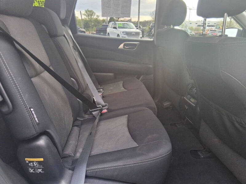2019 Nissan Pathfinder S