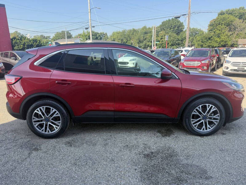2020 Ford Escape SEL