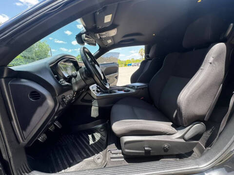 2015 Dodge Challenger R/T Shaker