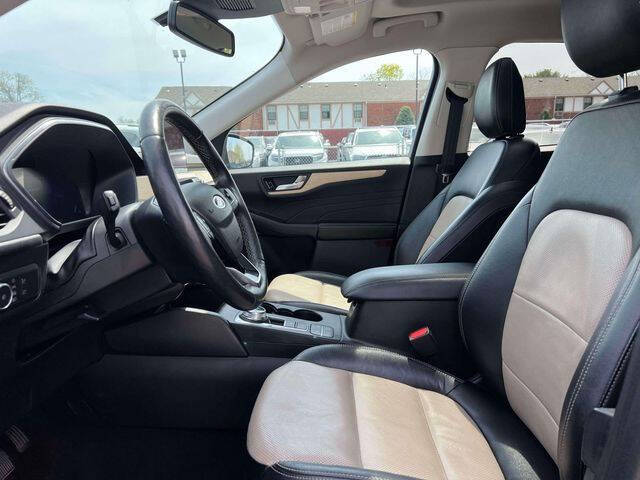 2022 Ford Escape Titanium