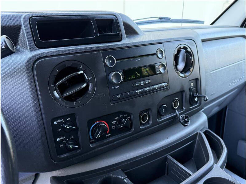 2014 Ford E-Series E-150 XLT