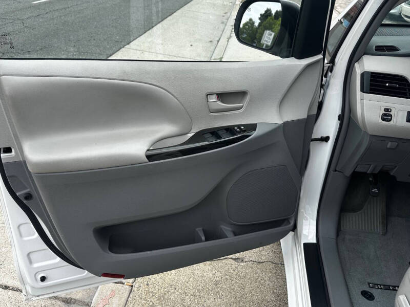 2013 Toyota Sienna