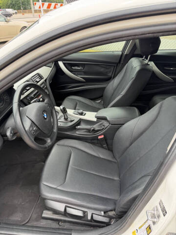 2013 BMW 3 Series 320i