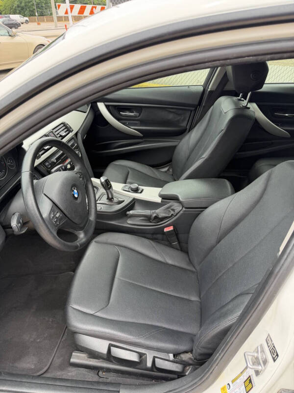 2013 BMW 3 Series 320i