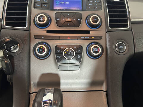 2015 Ford Taurus SEL