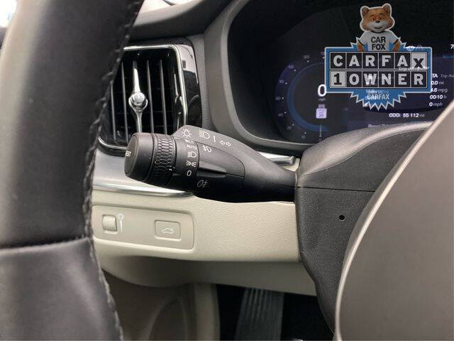 2022 Volvo XC60 B5 Momentum