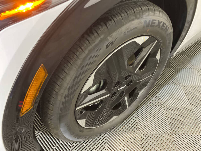 2025 Kia EV6 Wind