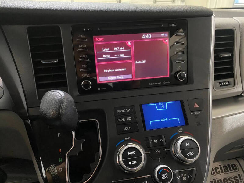 2019 Toyota Sienna LE 7-Passenger