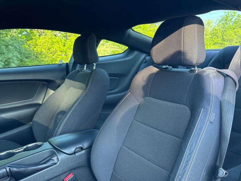 2016 Ford Mustang V6