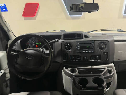 2014 Ford E-Series E-350 SD XLT