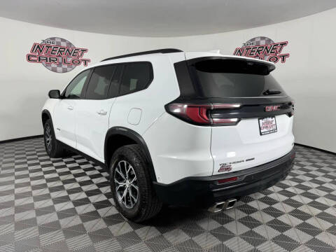 2024 GMC Acadia AT4