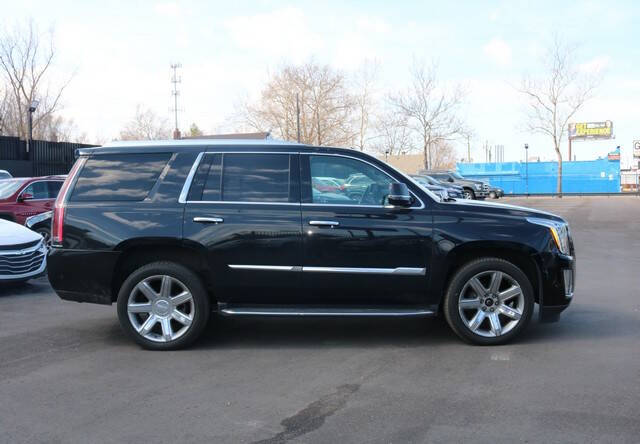 2017 Cadillac Escalade Luxury