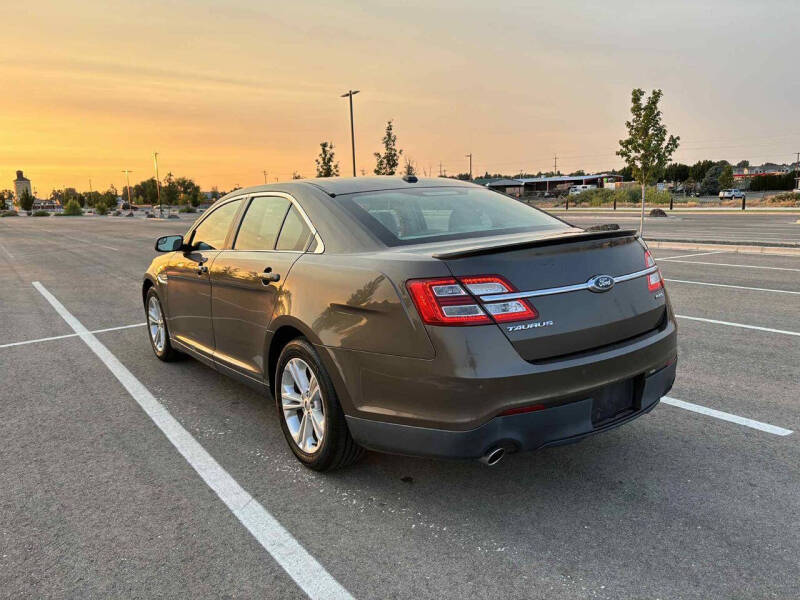 2015 Ford Taurus SEL