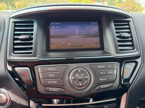 2016 Nissan Pathfinder SV