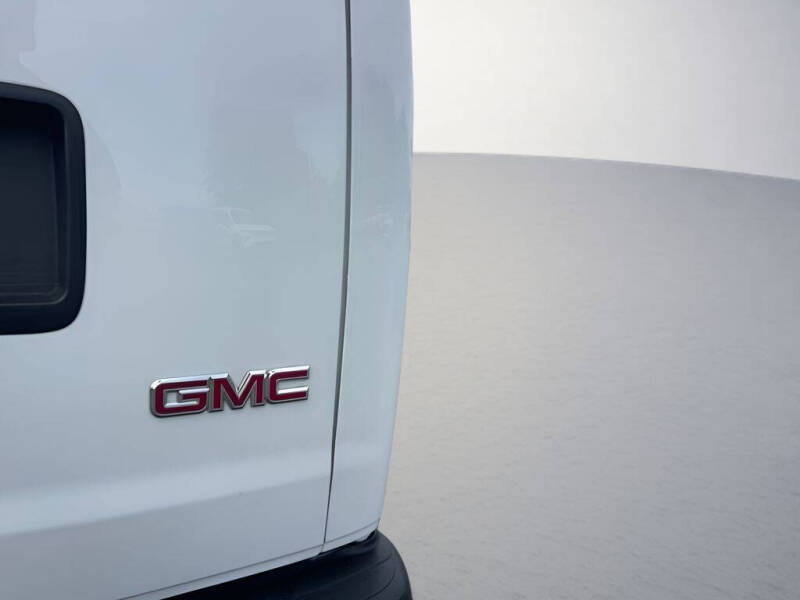 2024 GMC Savana 2500