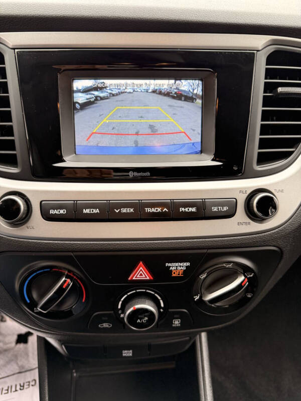 2020 Hyundai Accent SE