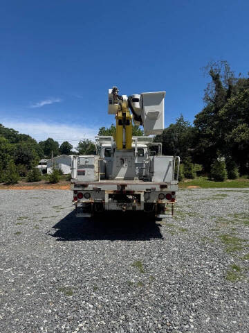 2003 Freightliner FL70